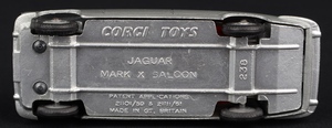 Corgi toys 238 jaguar mark x ll59 base