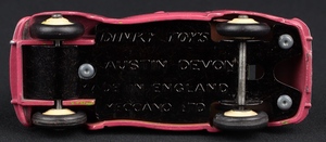 Dinky toys 152 austin devon saloon ll185 base