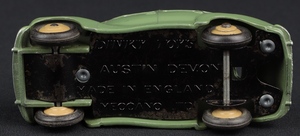 Dinky toys 40d 152 austin devon saloon ll186 base