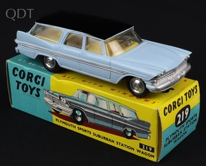 Corgi toys 219 plymouth station wagon ll216 front