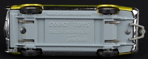Corgi toys 276 oldsmobile toronado ll332 base