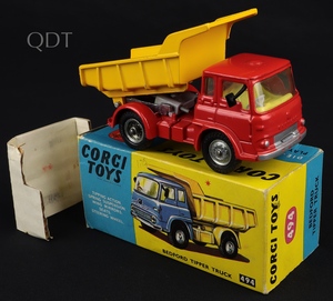 Corgi toys 494 bedford tipper truck ll235 front