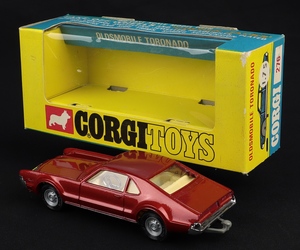 Corgi toys oldsmobile toronado ll236 back