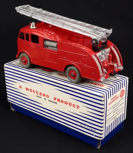 Dinky supertoys 955 fire engine extending ladder ll378 back