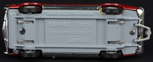 Corgi toys 276 oldsmobile toronado ll402 base