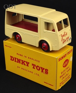 Dinky toys 491 job's dairy ll404 front