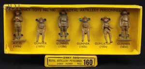 Dinky toys 160 royal artillery personnel ll436 front