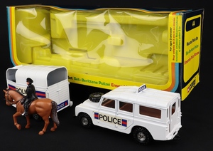Corgi gift set 44 mounted police set ll560 back