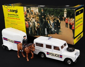 Corgi gift set 44 mounted police set ll560 front