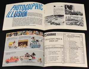 Corgi catalogues ll568 inside 1