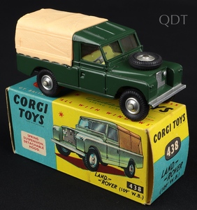 Corgi toys 438 landrover ll584 front
