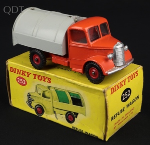 Dinky toys 252 refuse wagon ll614 front