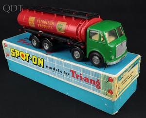 Spot on 110:4 4000 gallon auto petrol tanker ll761 front