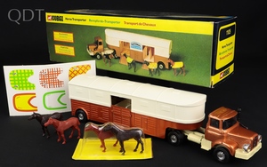 Corgi toys 1105 berliet horse transporter ll809 front