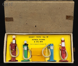Dinky toys 49 petrol pumps oil bin front