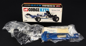 Corgi kits racing cars b628 contents