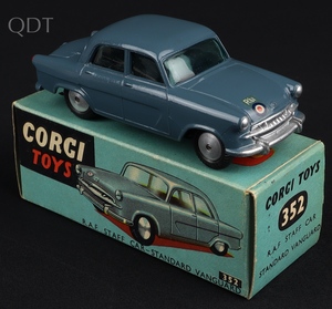 Corgi  toys 352 raf staff car ll900 front