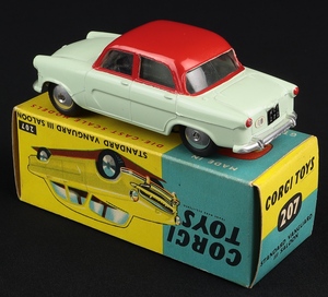 Corgi toys 207 standard vanguard ll902 back