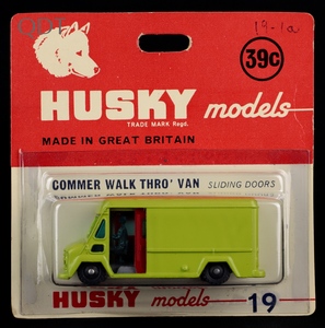 Husky models 19 commer walk thro' van mm73 front